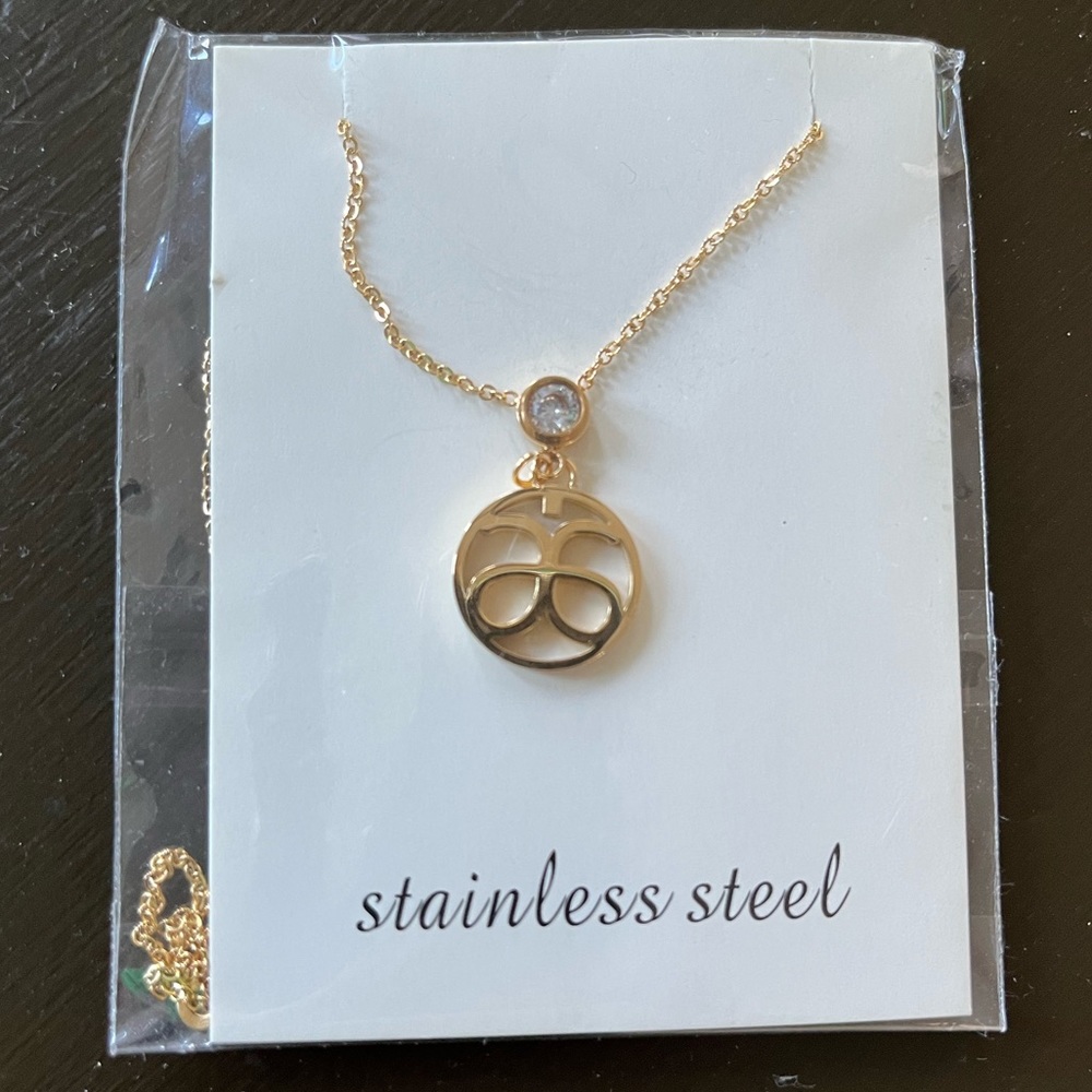 Arbonne pendant “gold” necklace